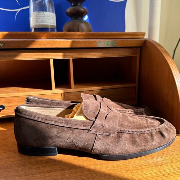 Tod’s suede low-heel loafer - Picture 9 of 9